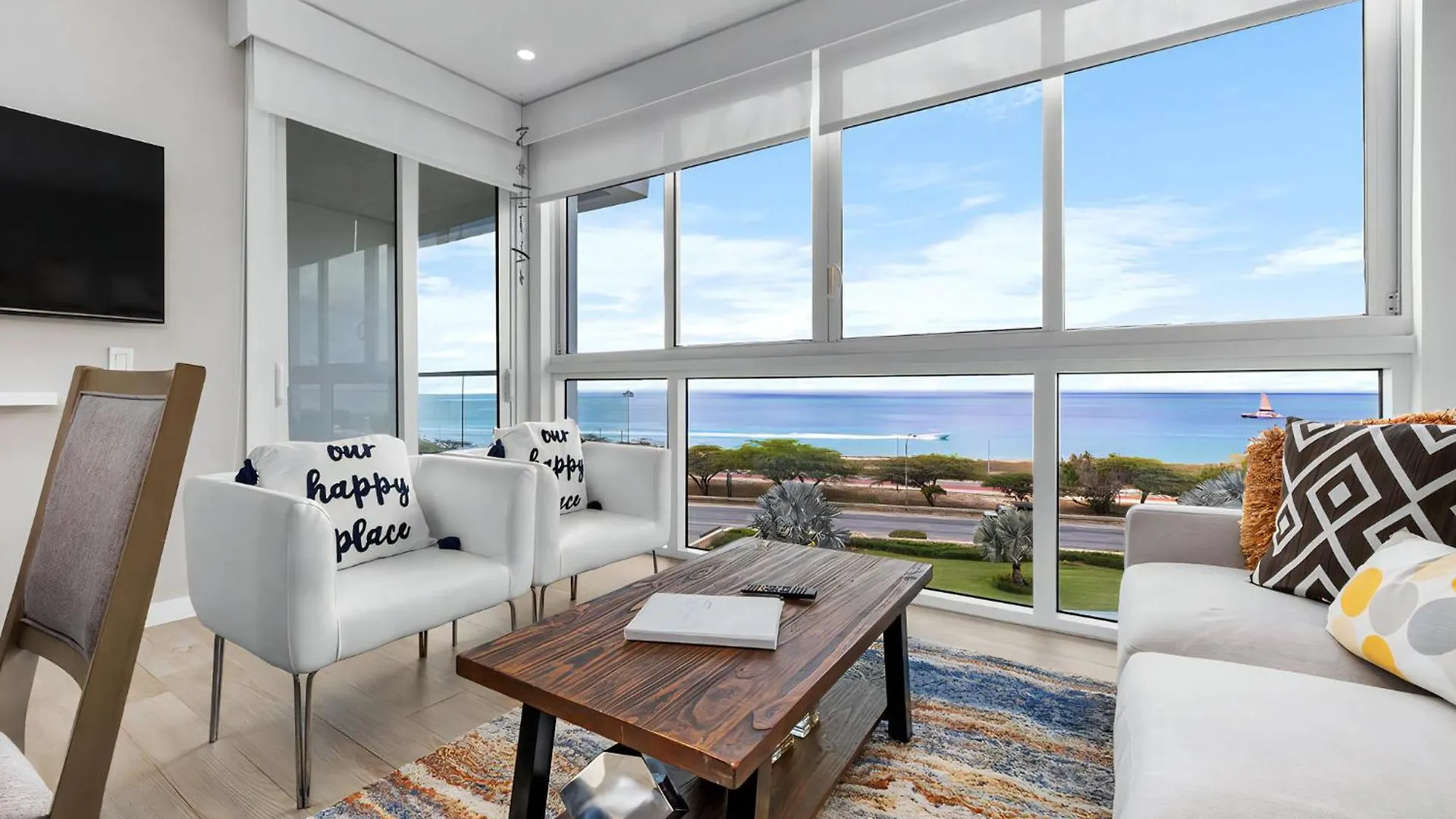 2Bs-Blue436- Oceanfront Condo Perfect For Family Getaway Palm Beach