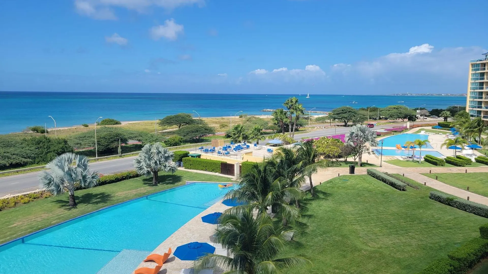 Apartment 2Bs-Blue436- Oceanfront Condo Perfect For Family Getaway Palm Beach